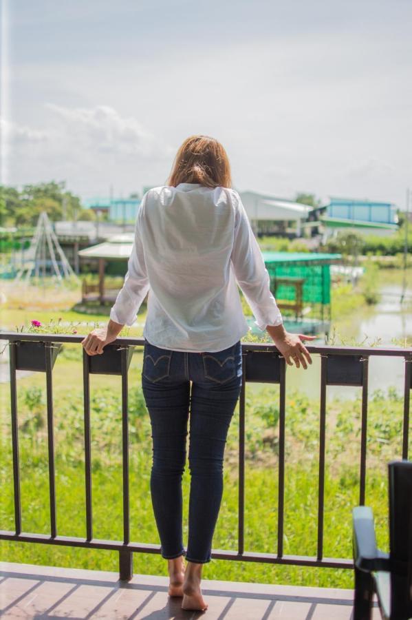 Menam Resort Nakhon Pathom Eksteriør billede