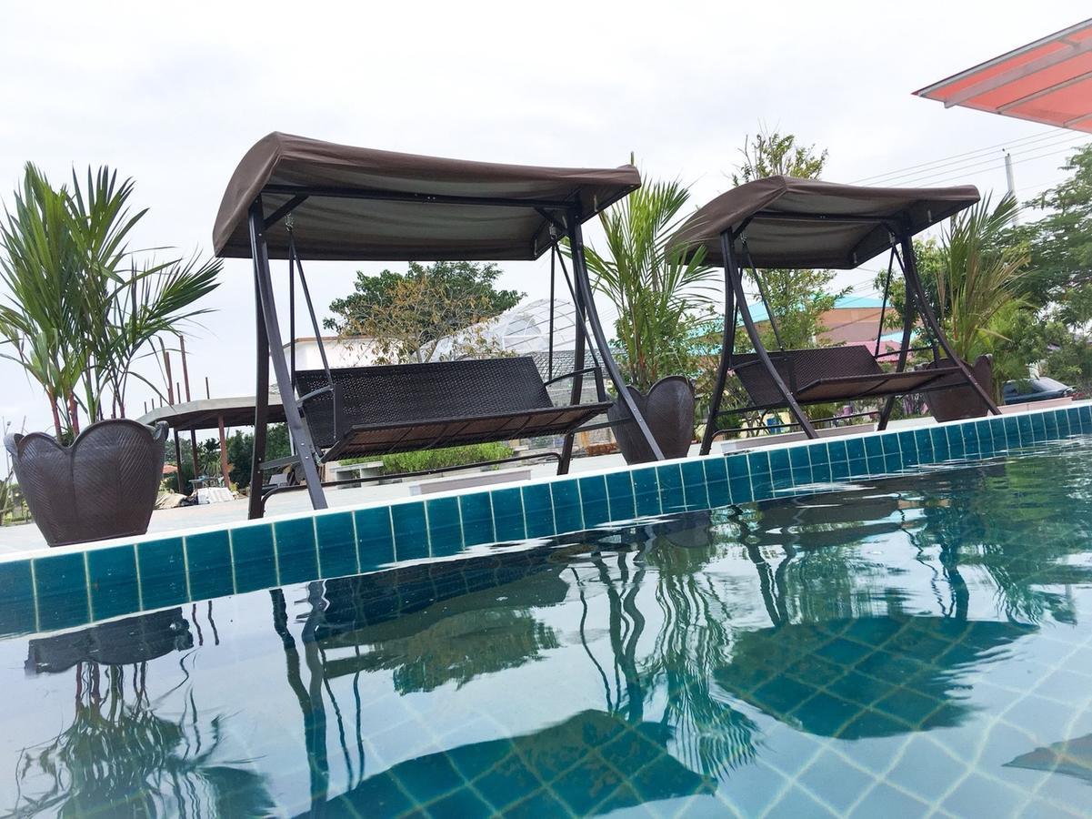 Menam Resort Nakhon Pathom Eksteriør billede