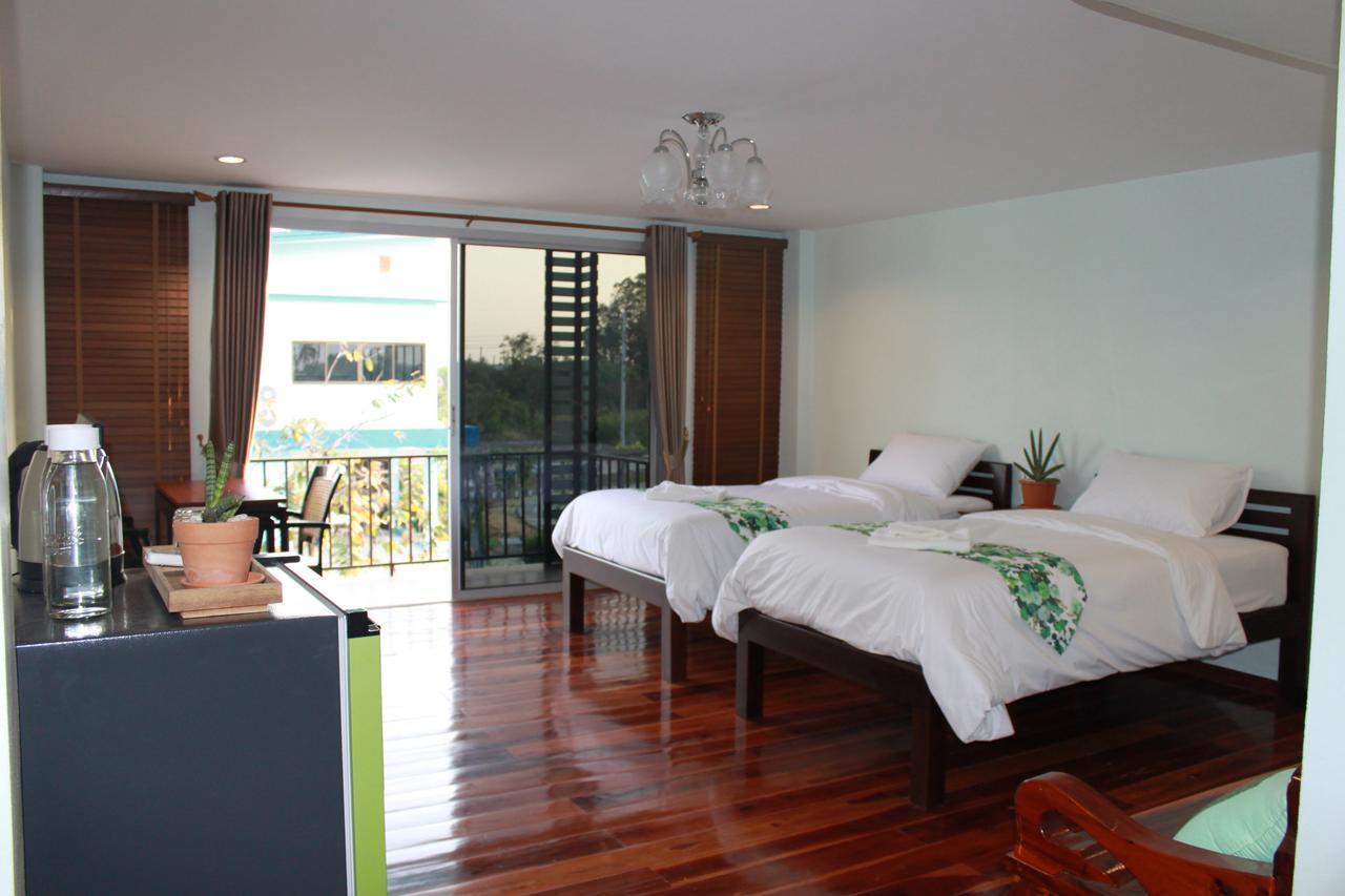 Menam Resort Nakhon Pathom Eksteriør billede