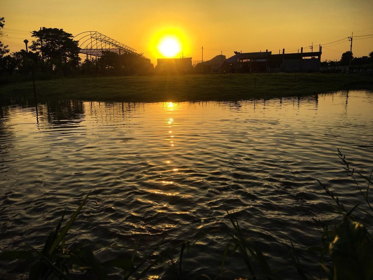 Menam Resort Nakhon Pathom Eksteriør billede