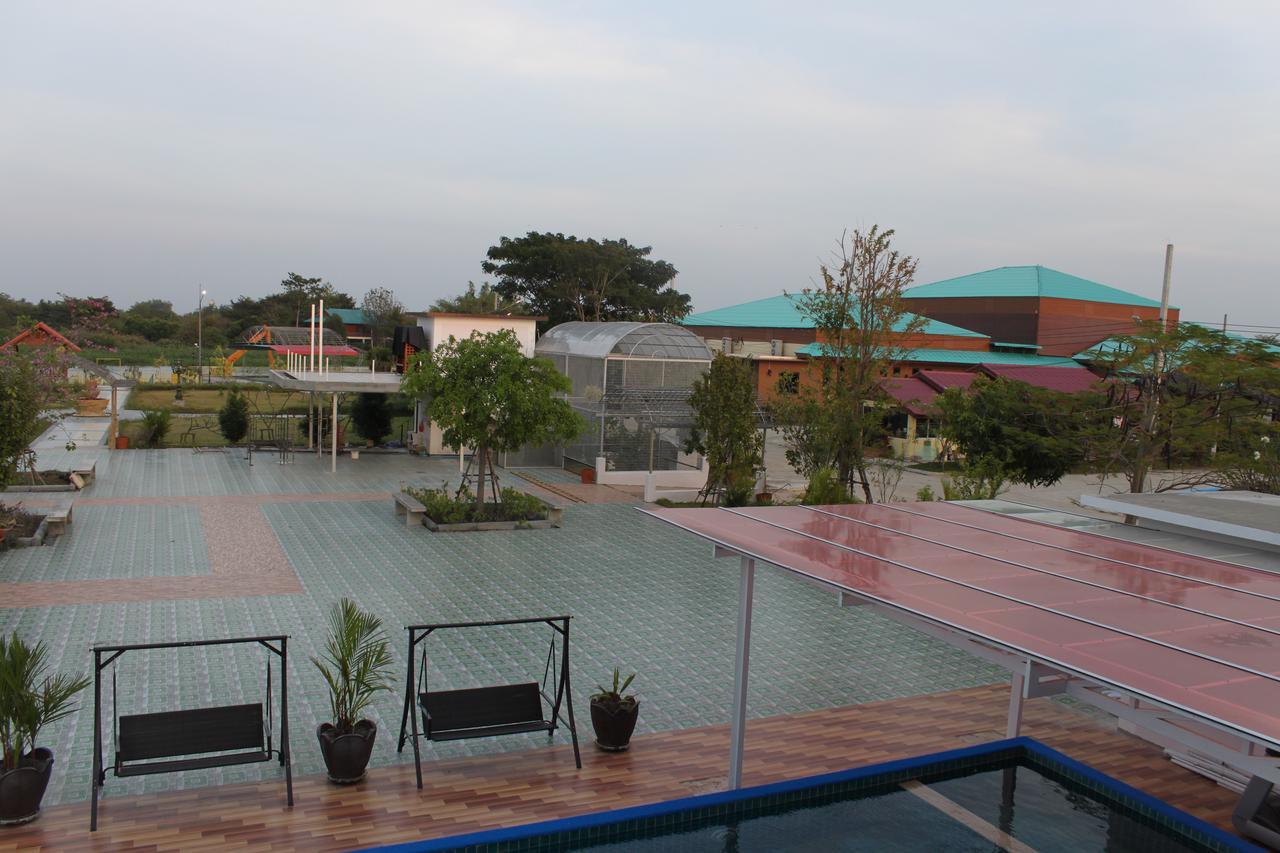 Menam Resort Nakhon Pathom Eksteriør billede