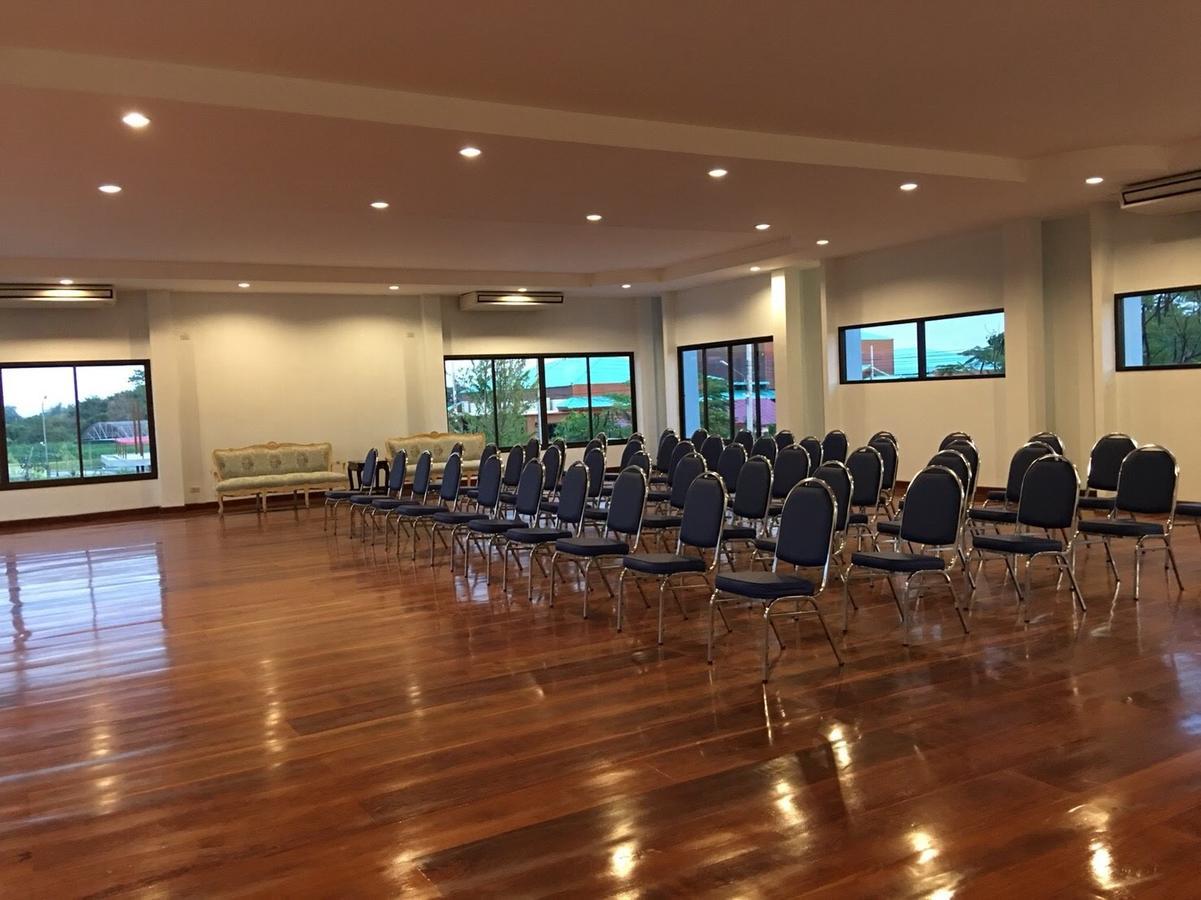 Menam Resort Nakhon Pathom Eksteriør billede
