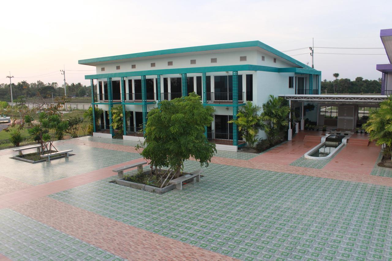 Menam Resort Nakhon Pathom Eksteriør billede